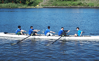 子吉川レガッタ〈市民ボート大会〉(9月)